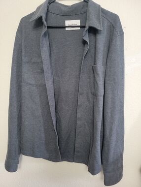 Mens medium thick gray button up long sleeve shirt